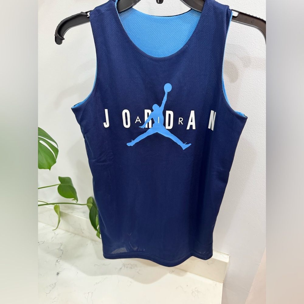 Nike boys Air Jordan reversible, tank top, jump-men, boys youth top